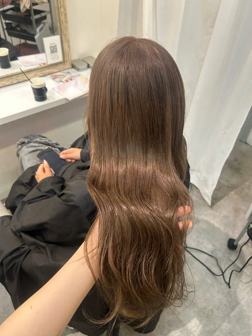 ロング ヘアカラー 西山 るいのヘアスタイル
