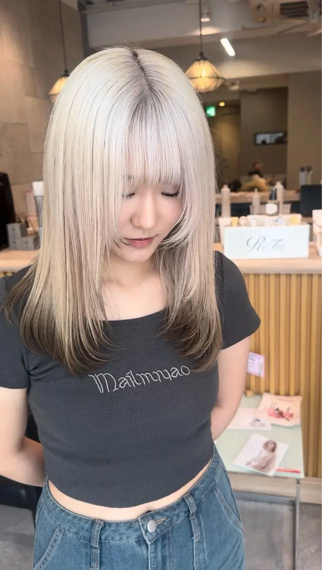 カラー ブロンド ホワイトブロンド オリーブカラー 💙KARIN🪼のヘアスタイル
