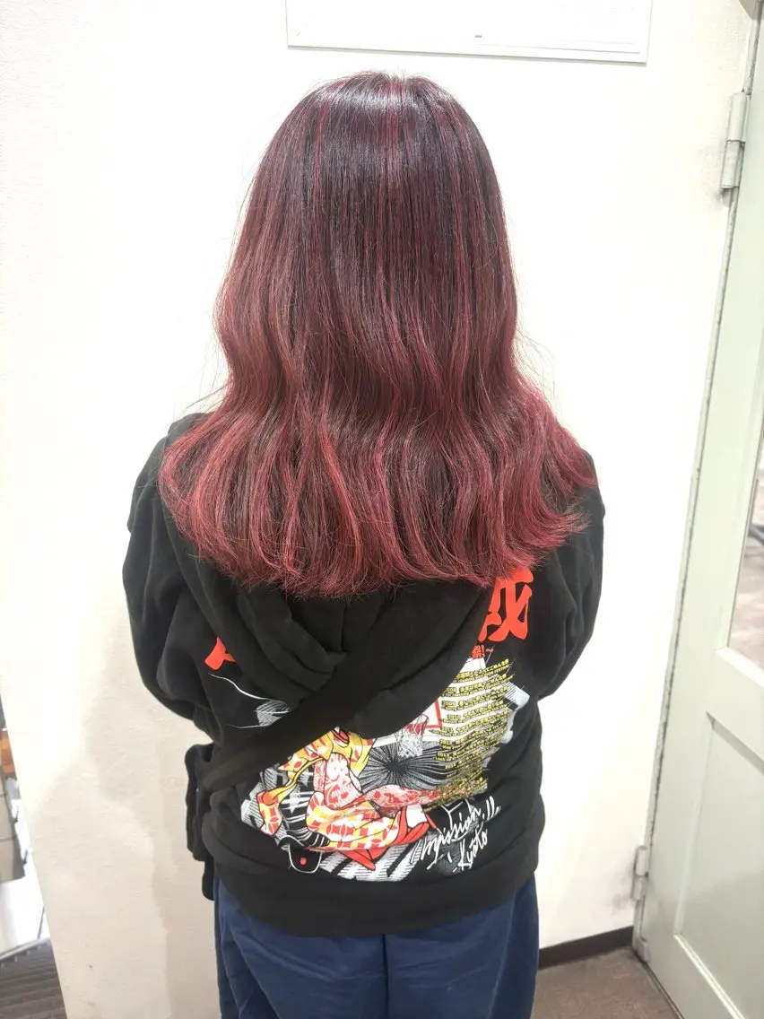 ロング カラー ハイライトカラー ピンクカラー ハイライト カット ヘアカラー トリートメント 🤍2nd🤍田所 美希のヘアスタイル