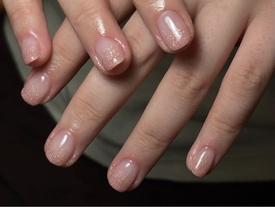 ネイル グラデーション キラキラネイル ラメ(グリッター) ラメグラデーション ピンク ハンドネイル D.d nail Fukaのネイルデザイン