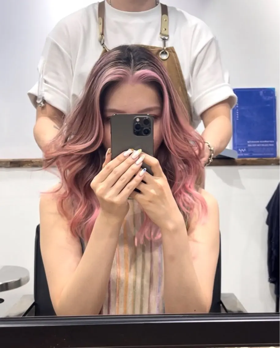 ロング カラー バレイヤージュ ブリーチ ケアブリーチ レイヤーカット ロング ヘアカラー トリートメント 白髪ぼかしハイライト バレイヤージュヤマトのヘアスタイル