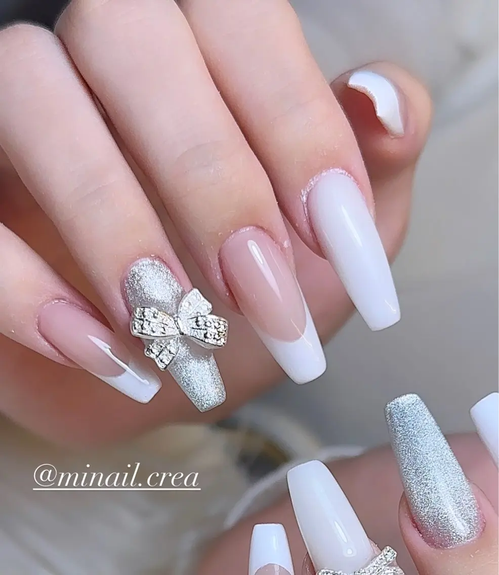 ネイル フレンチネイル キラキラネイル ロングネイル スカルプネイル ホワイト ハンドネイル CReA nailのネイルデザイン