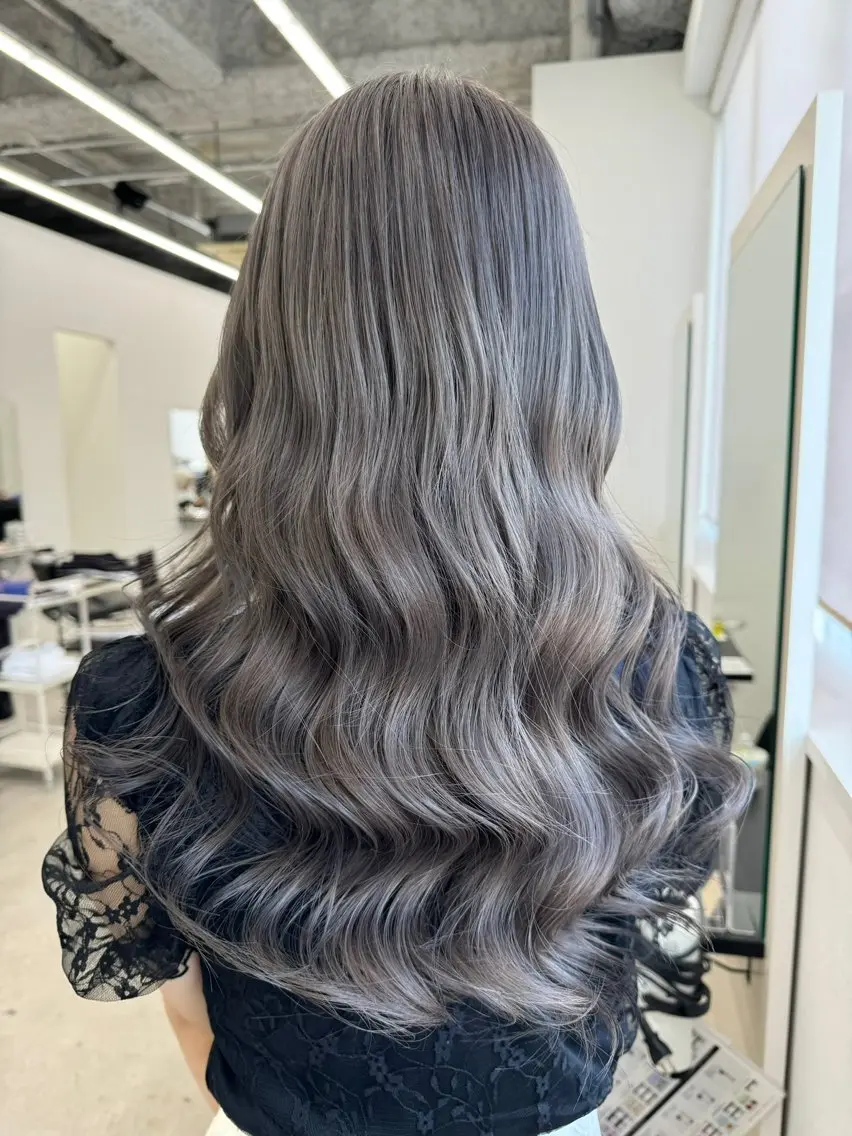 ロング カラー 透明感カラー ヘアカラー 新美 蓮のヘアスタイル
