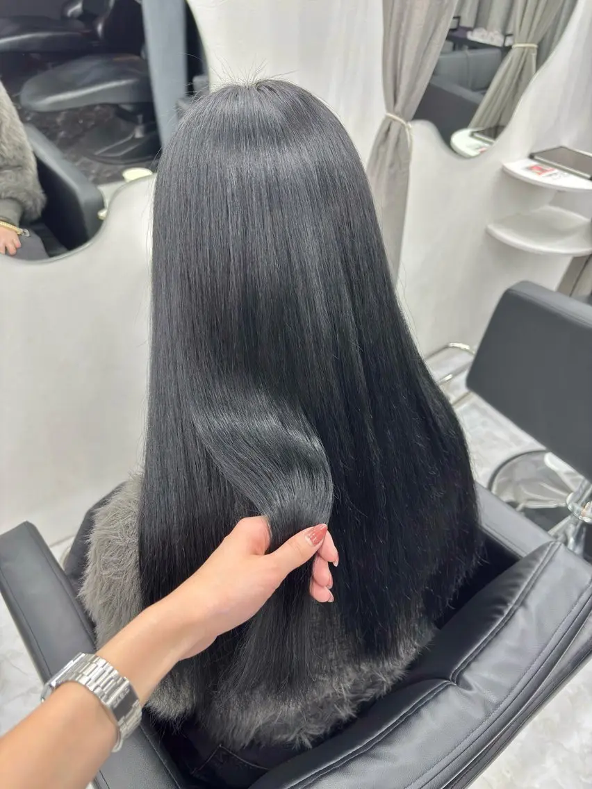 ロング 有馬 陽菜のヘアスタイル