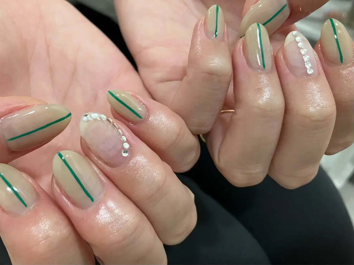 ネイル ニュアンスネイル シンプルネイル ハンドネイル Noa新越谷 Makikoのネイルデザイン
