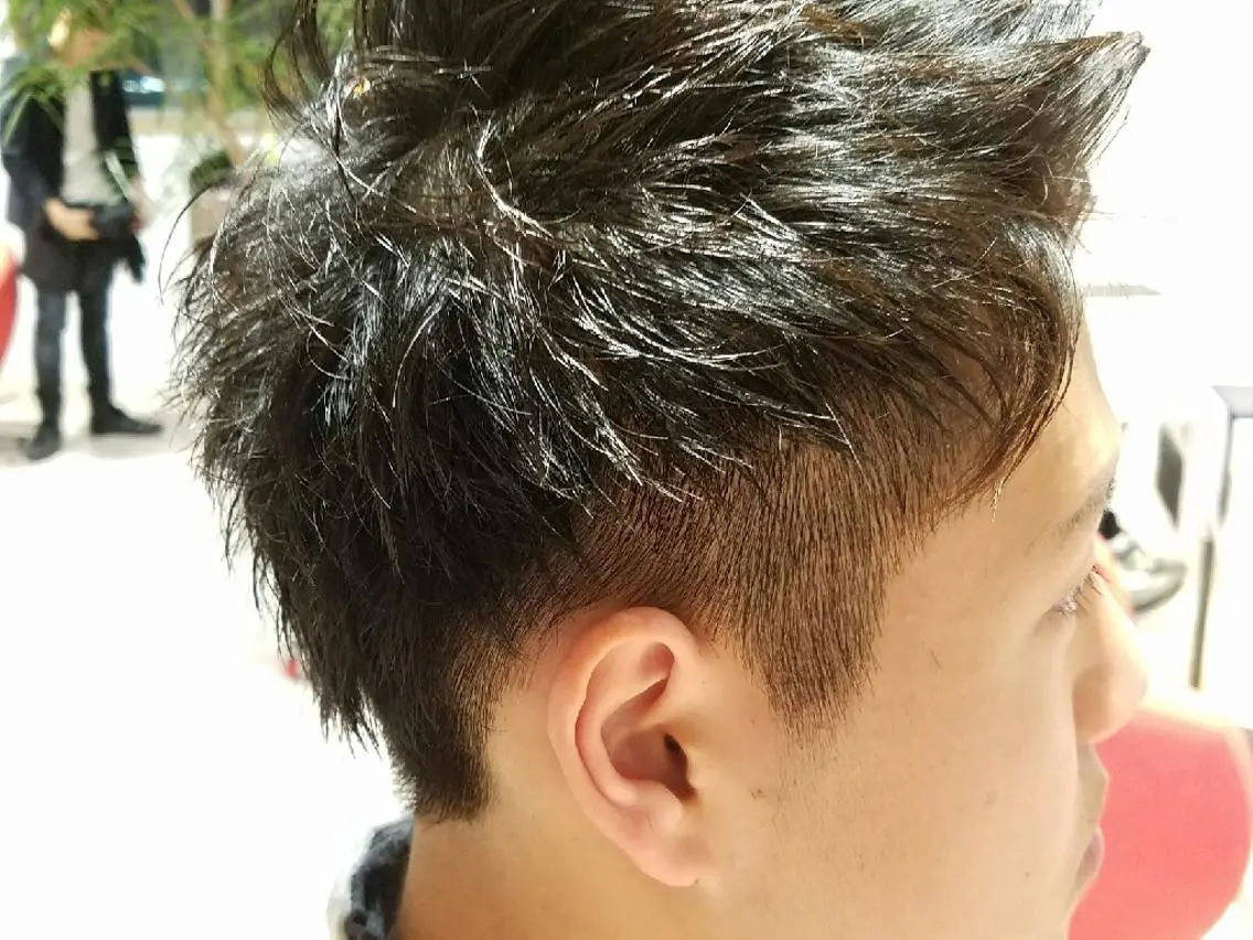 ショート メンズ アップバング ツーブロック 田中 光のヘアスタイル