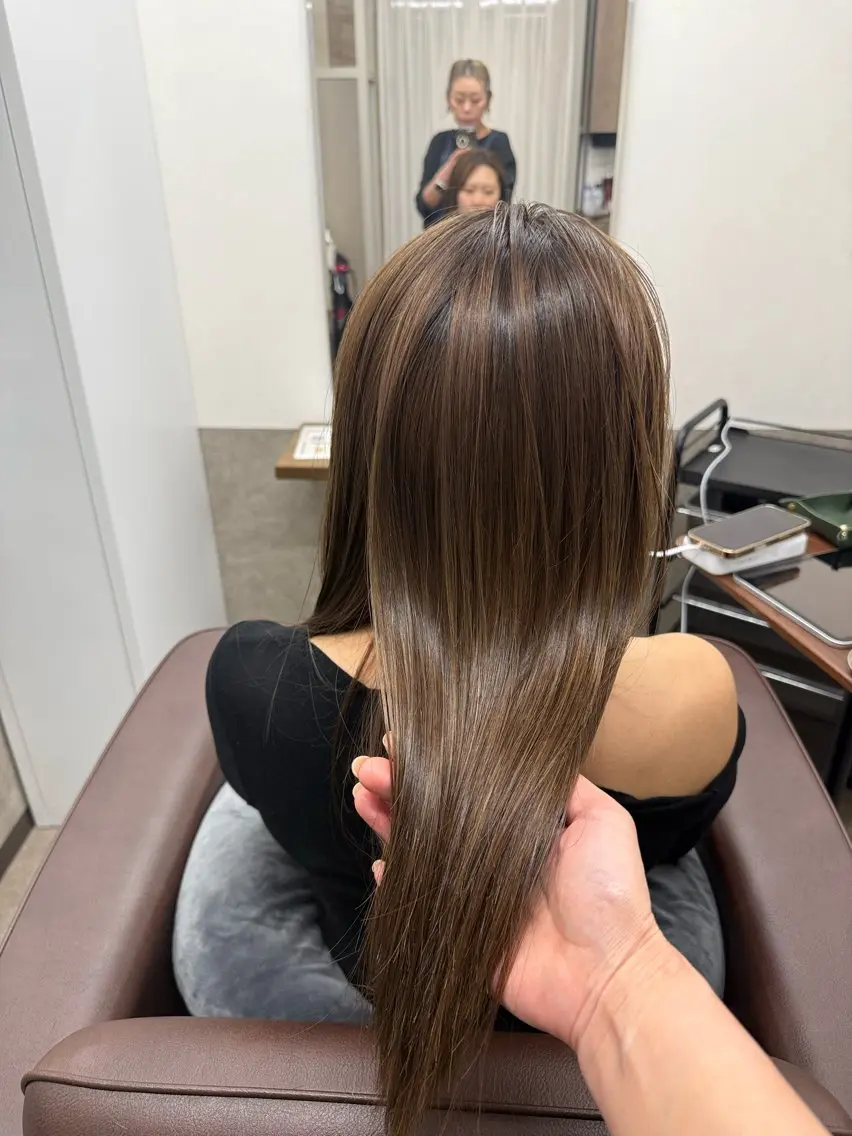 セミロング カット ヘアカラー トリートメント 半個室 サロン🪽新宿3丁目のヘアスタイル