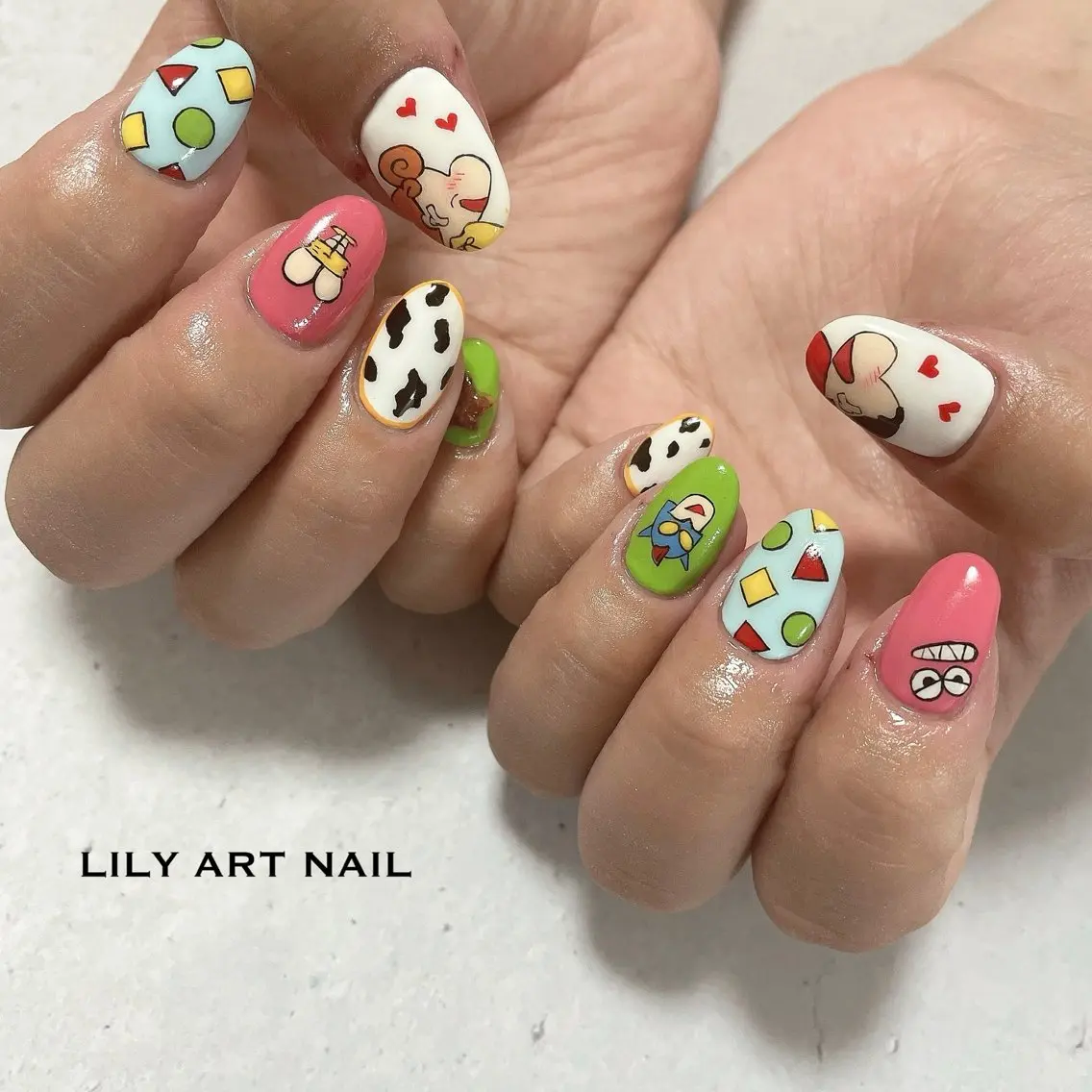 ネイル アートネイル スカルプネイル LILY  ART NAILのネイルデザイン