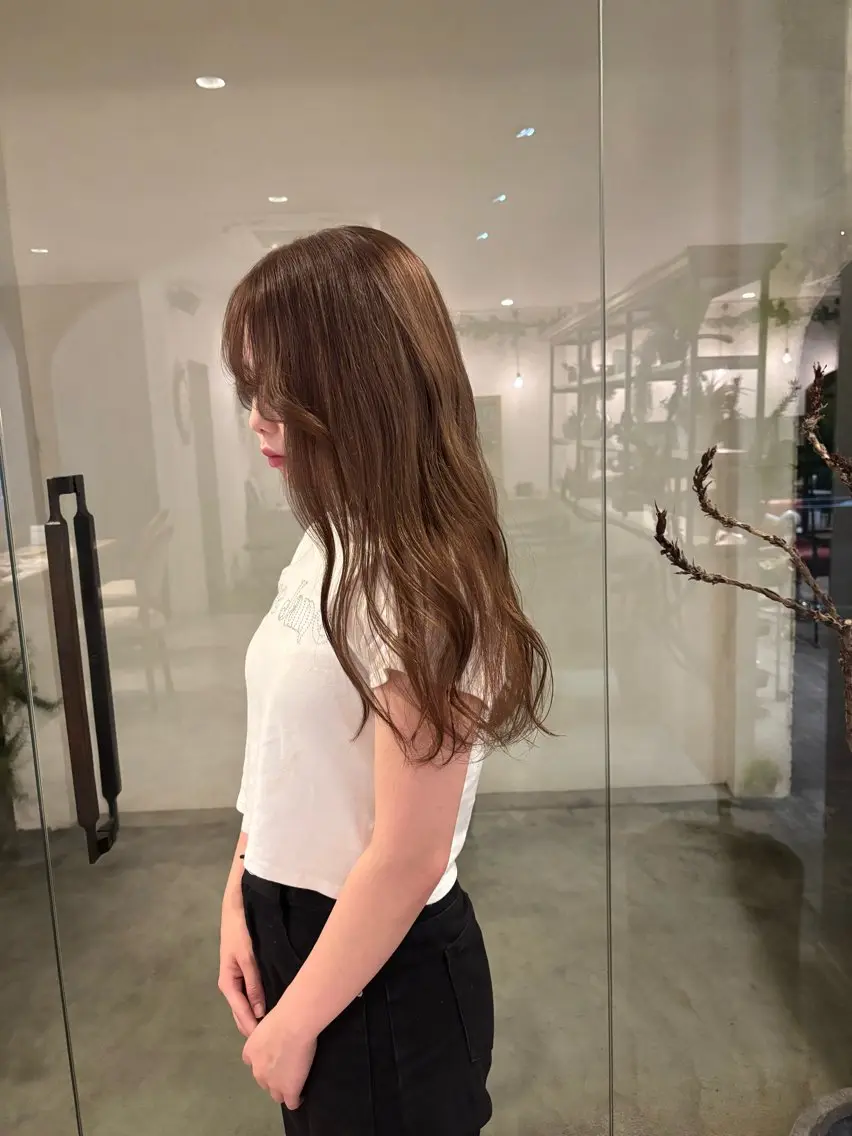 ロング ヘアカラー 河田 綺香のヘアスタイル
