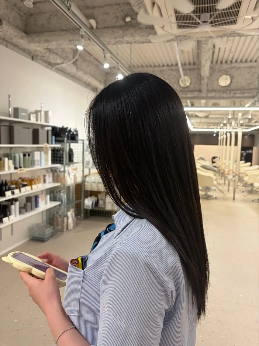 カラー 松本 ゆらのヘアスタイル