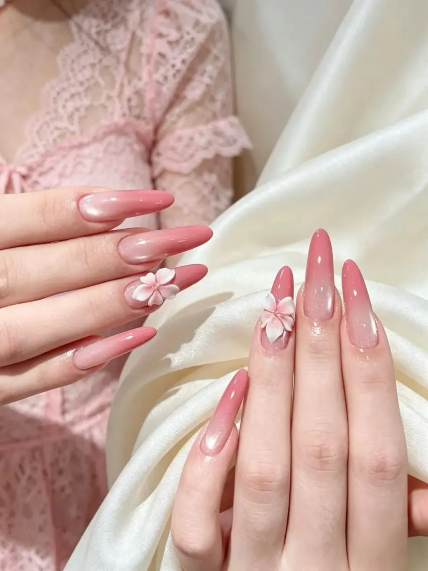 ネイル 韓国ネイル マグネットネイル 持ち込み ハンドネイル Reika _ Royalのネイルデザイン