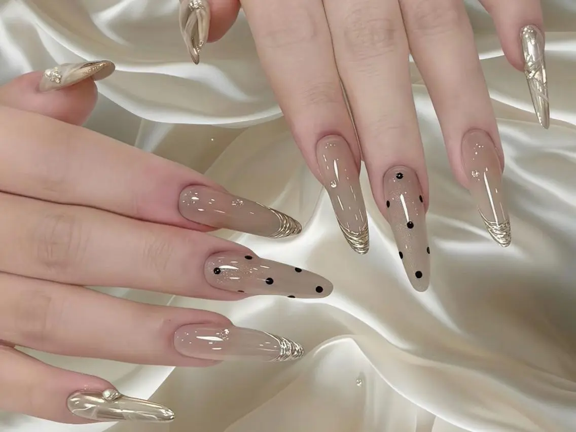 ネイル メンズ メンズ韓国風 ハロウィン クリスマス べっ甲ネイル ボルドー ハンドネイル ハンドケア NEW NAIL KaKa❤️🔥のネイルデザイン