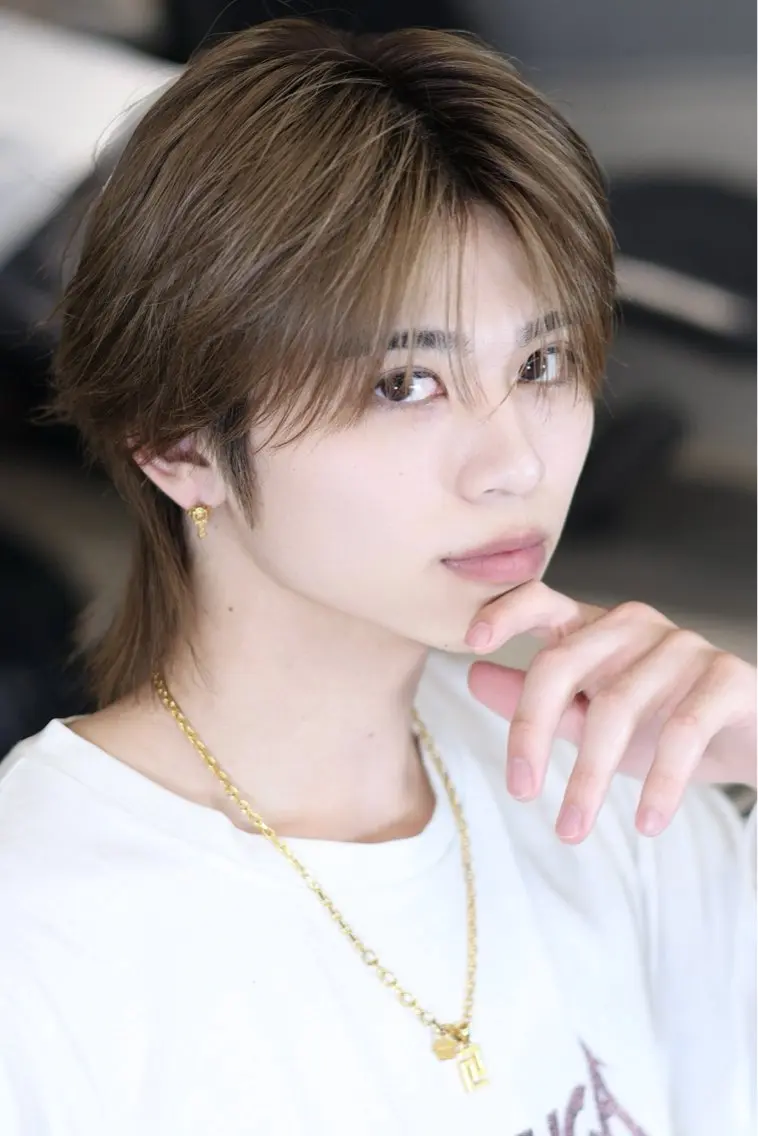 ショート メンズ ヘアカラー ハイトーン デザインカラーのヘアスタイル