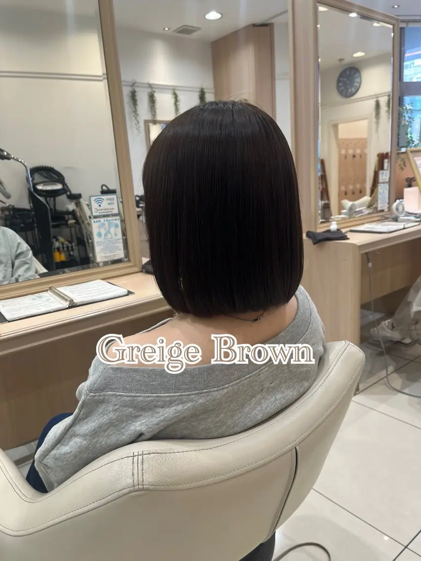 ショート カラー ブラウンカラー グレージュ カット ヘアカラー 森 瑠海のヘアスタイル
