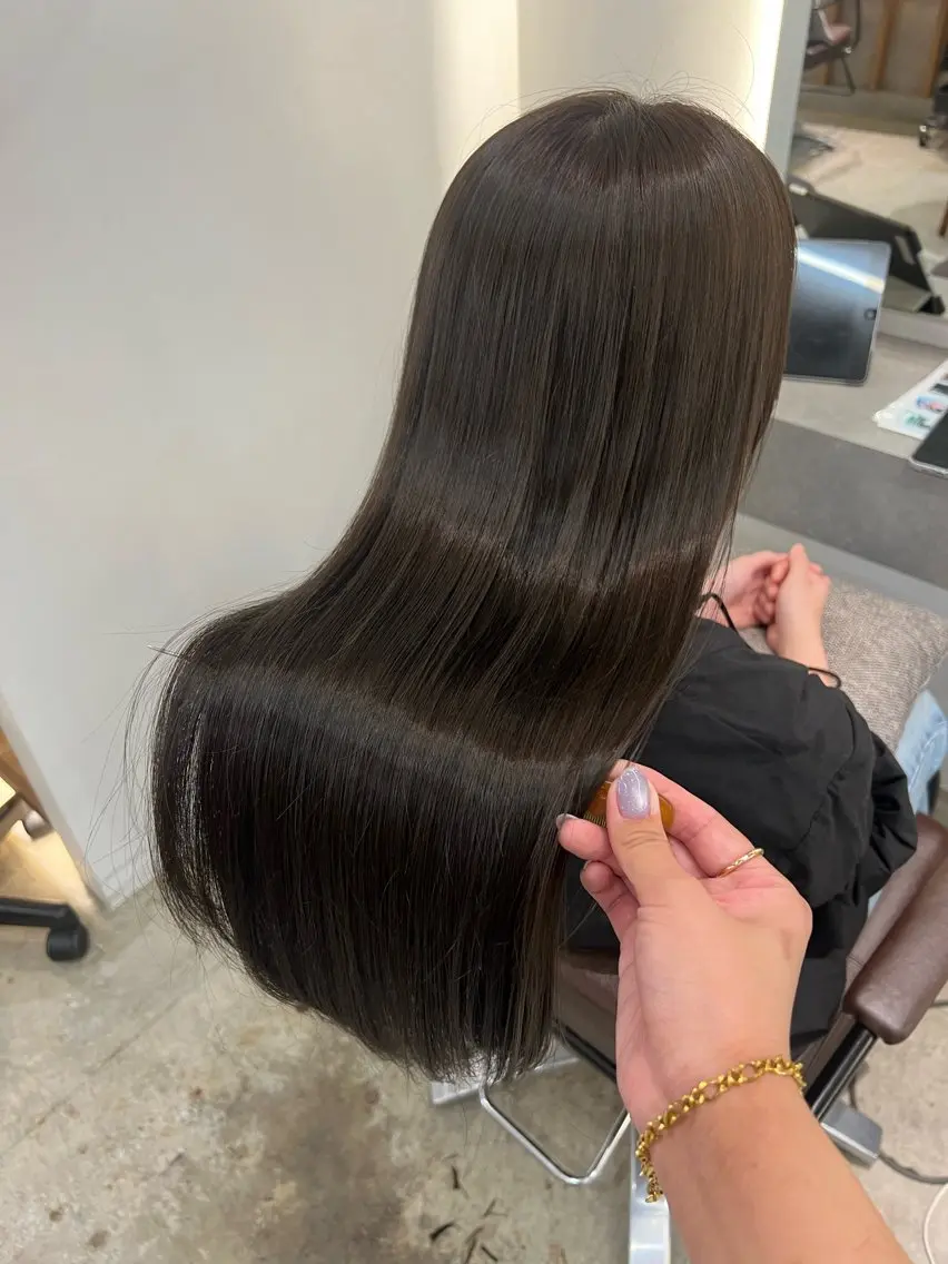 ロング 縮毛矯正／ カラー🟡amiのヘアスタイル