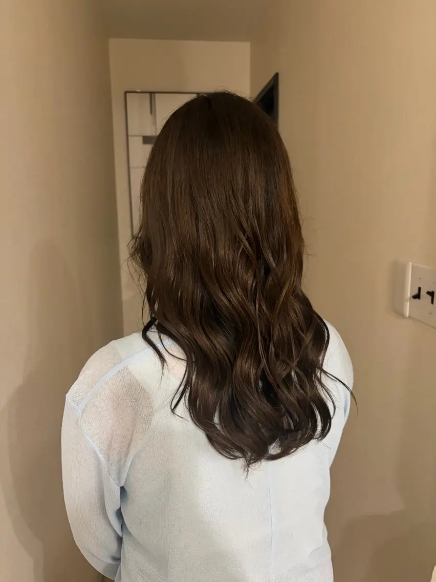 セミロング カラー ベージュカラー ブリーチ 透明感カラー オリーブベージュ 縮毛矯正 ヘアカラー トリートメント 【NARVIS】本多 心美のヘアスタイル