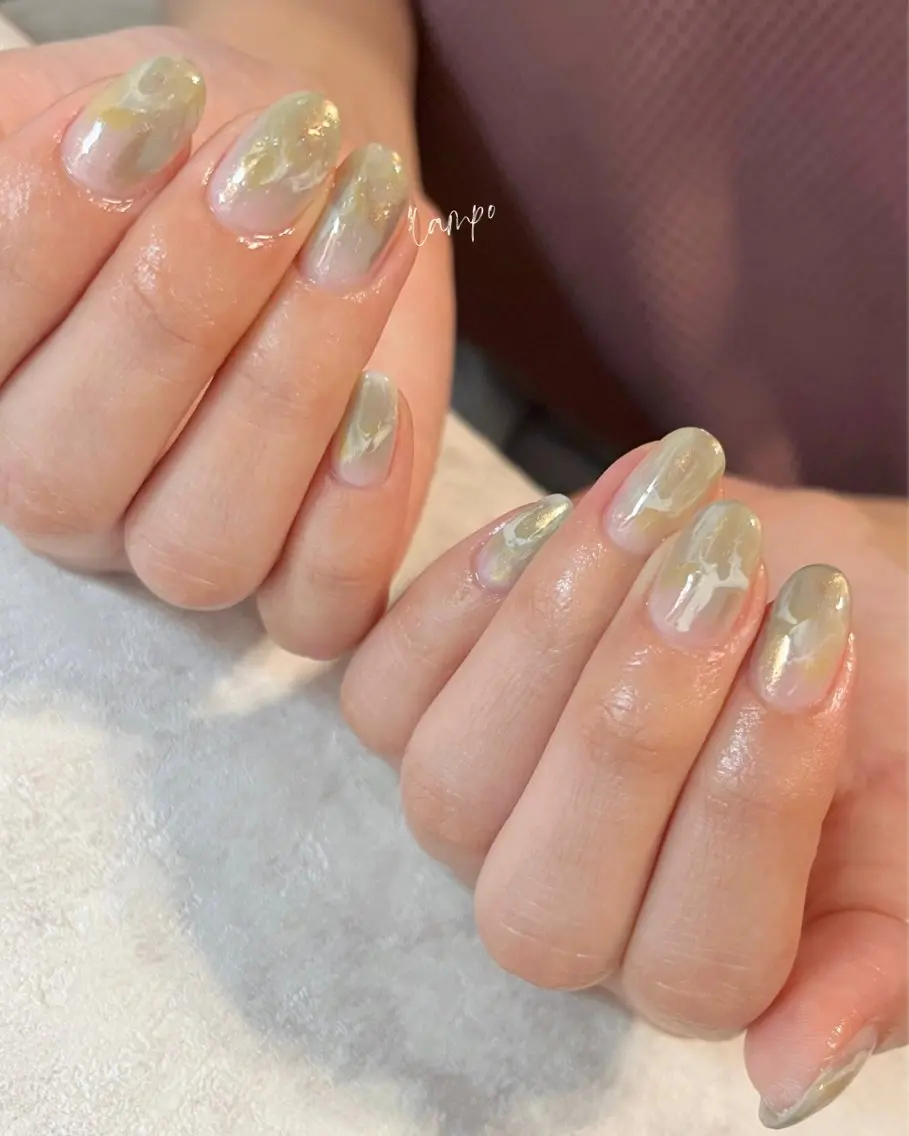 ネイル グリーン シンプルネイル 春ネイル 黄色 ハンドネイル lampo yukoのネイルデザイン