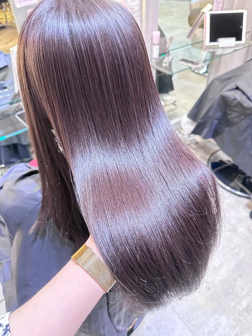 ロング 艶髪特化矯正カット ✨️MOMOEのヘアスタイル