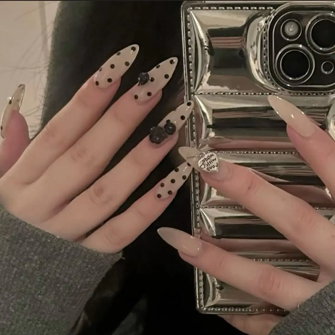 ネイル アートネイル 長さ出し ジェルネイル 韓国ネイル マグネットネイル ハンドネイル Cloudy Chan Nailのネイルデザイン
