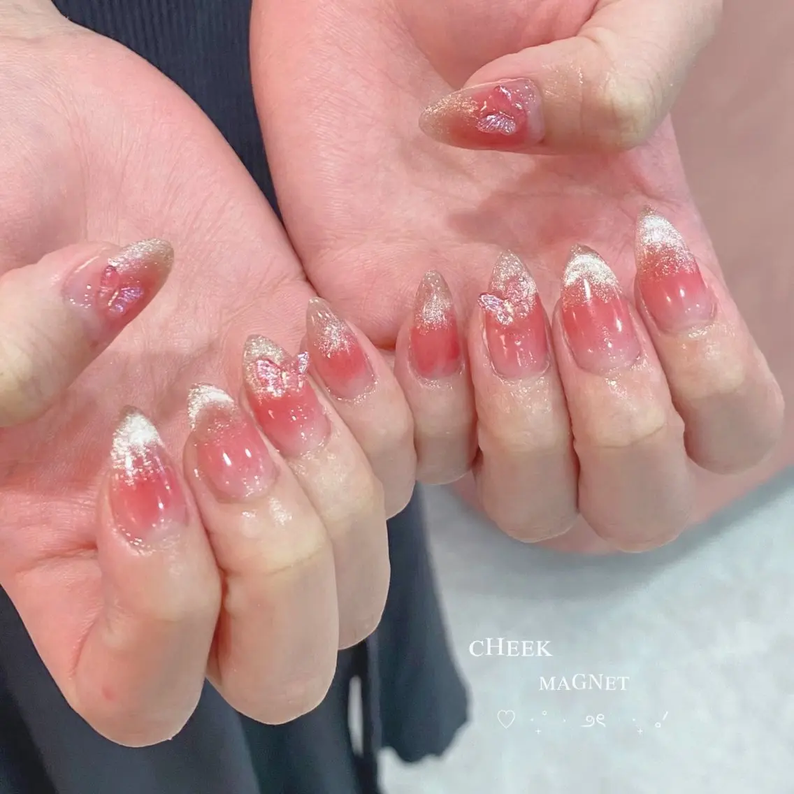 ネイル フレンチネイル キラキラネイル マグネットネイル マグネットフレンチ ハンドネイル 🎀FLORANZ 🎀MIKAのネイルデザイン