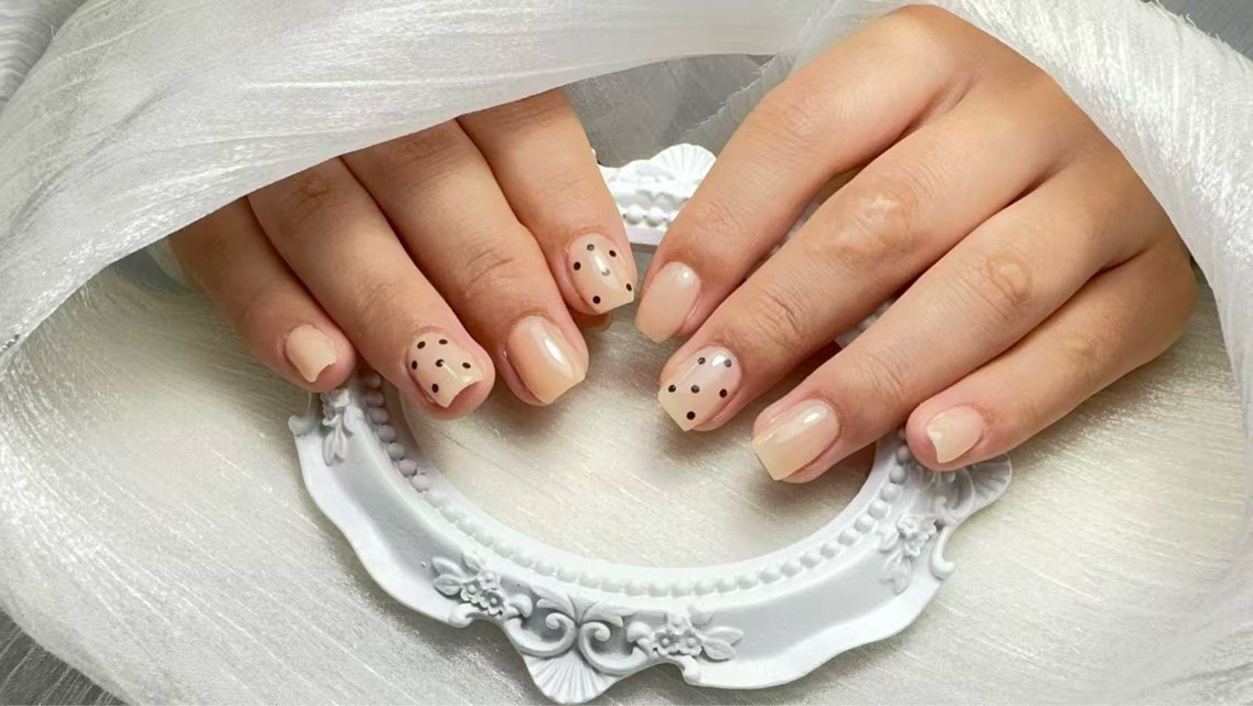ネイル みゆ🐰 Gloss nailのネイルデザイン