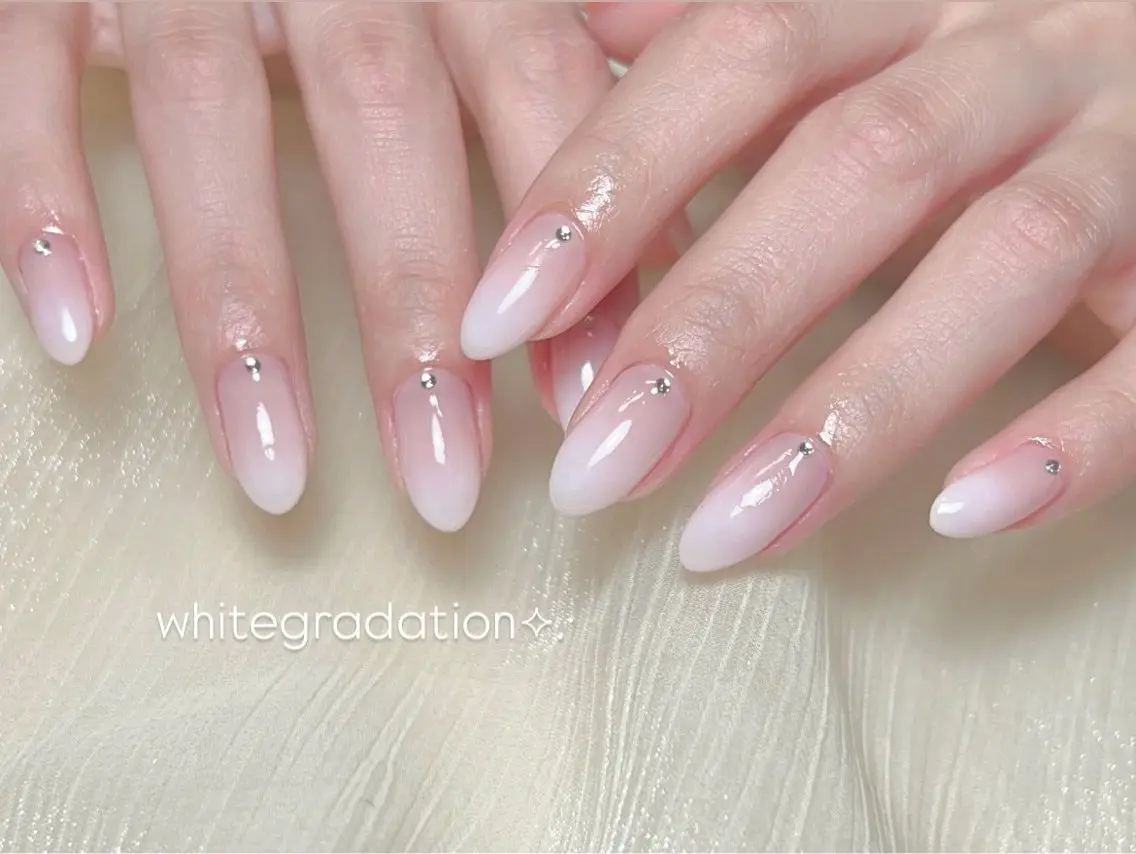 ネイル グラデーション ハンドネイル Nail by EN 🪽Amiのネイルデザイン