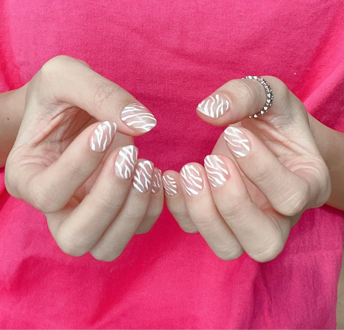 ネイル ハンドネイル VIERU 🌈🎀💖のネイルデザイン