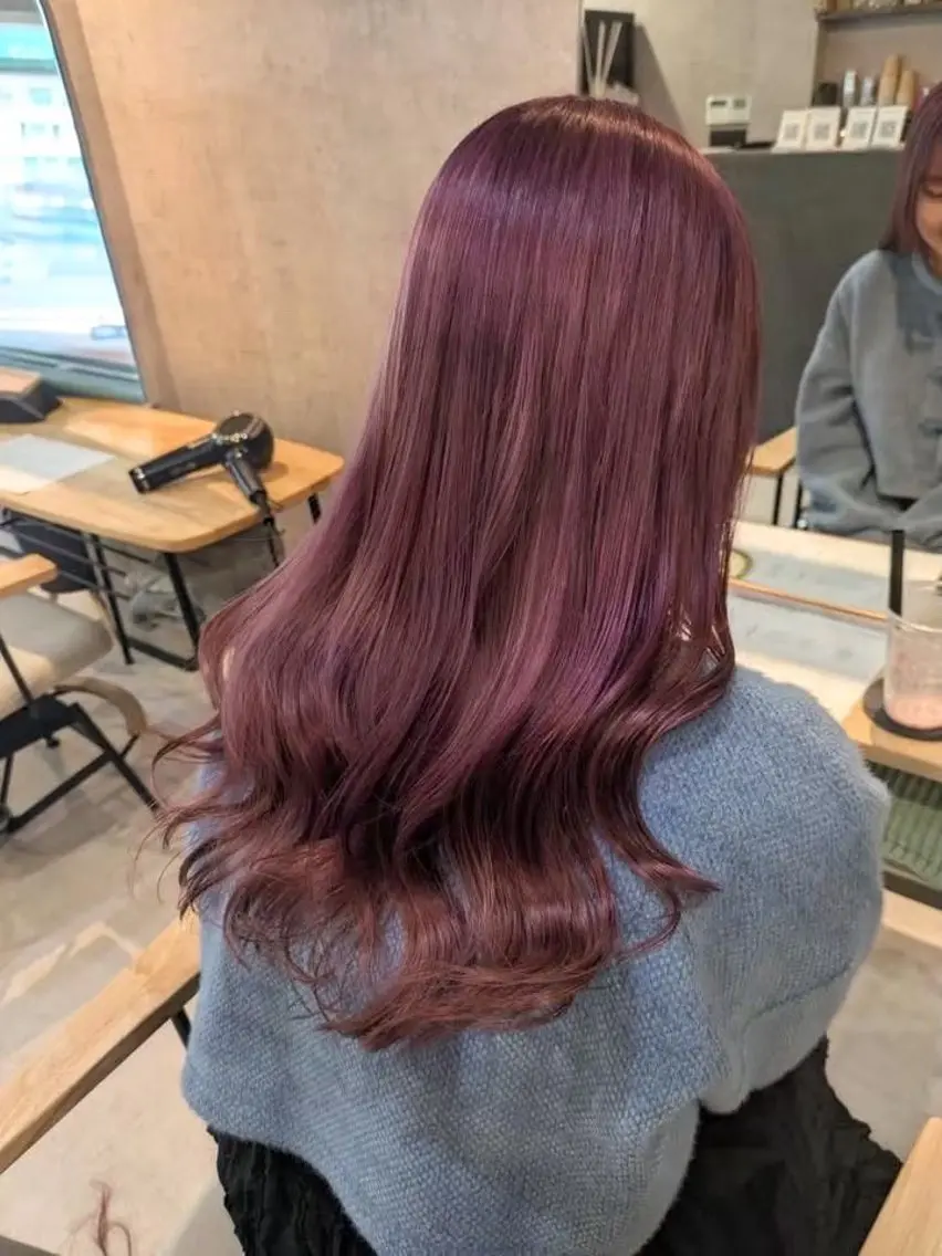 カラー HAILEY HONAMIのヘアスタイル