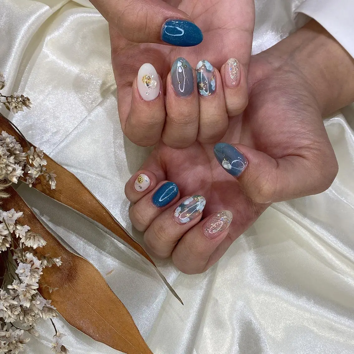 ネイル ハンドネイル 西岡 杏のネイルデザイン