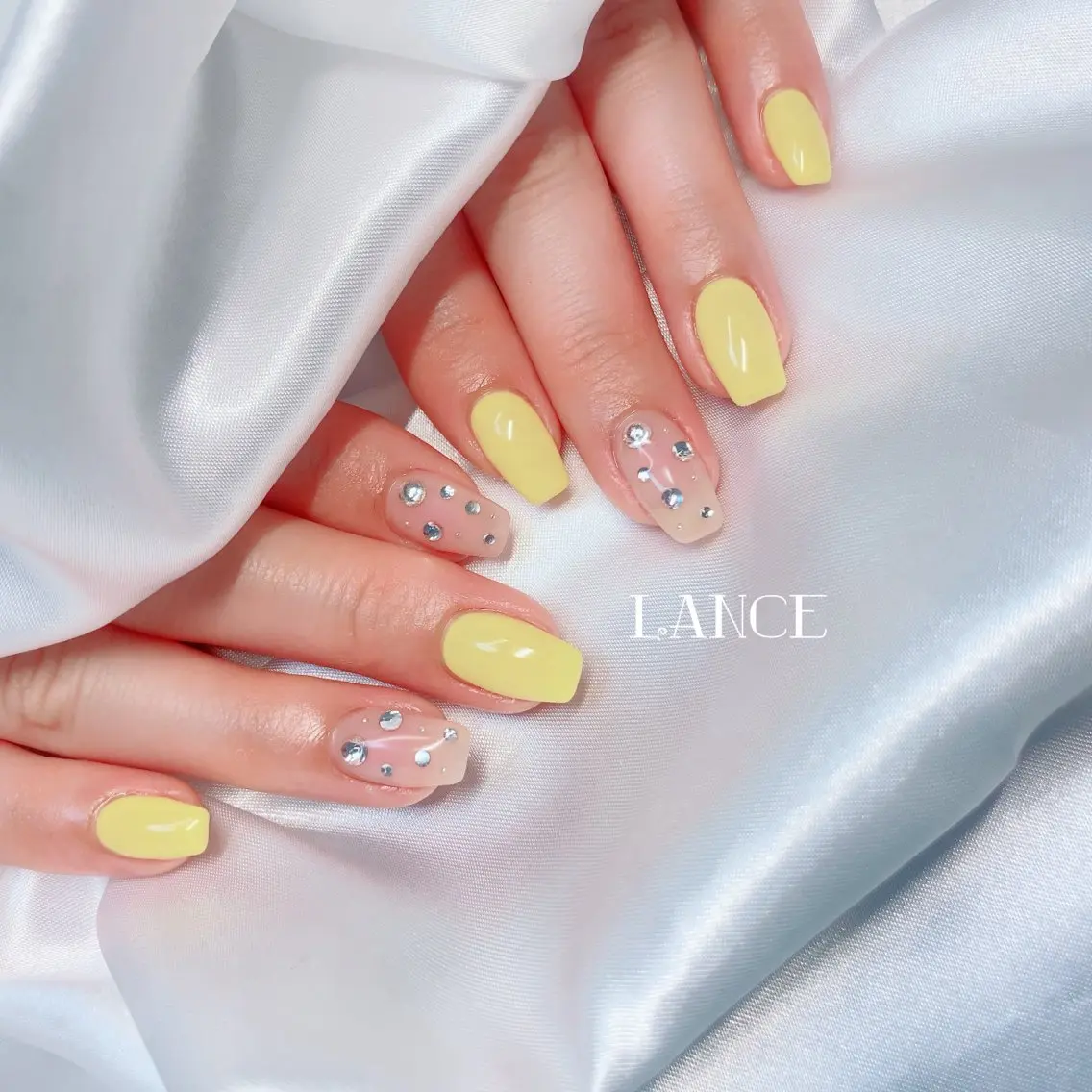 ネイル オーロラネイル フレンチネイル グラデーション キラキラネイル 韓国ネイル ハンドネイル Lance nailのネイルデザイン