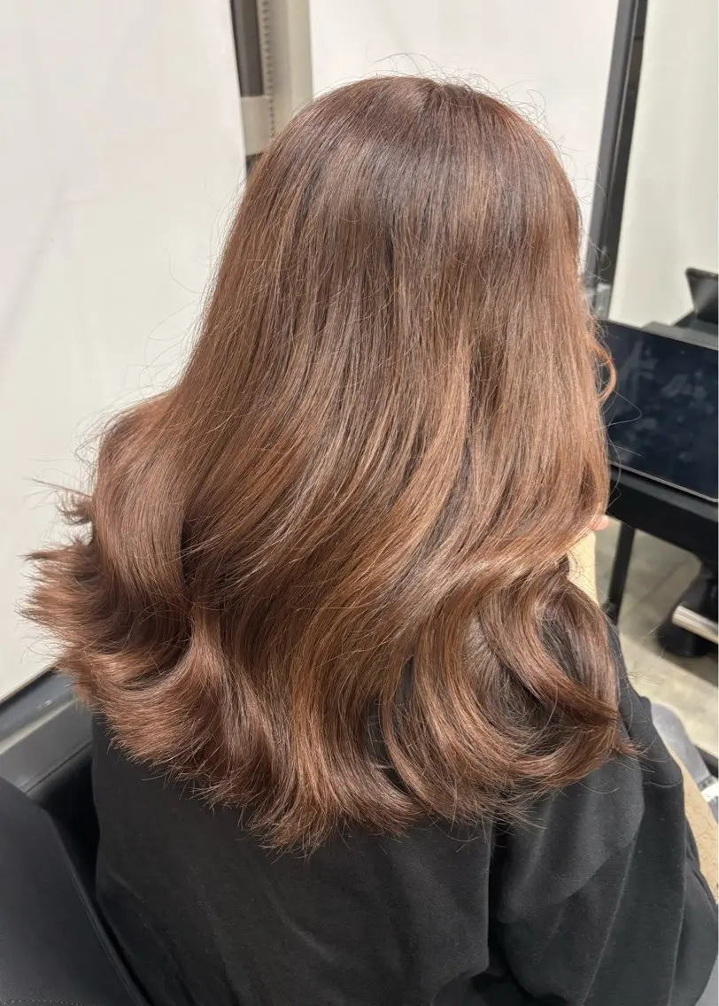 セミロング カラー ブリーチ ブラウンカラー ココアブラウン ユージ / ケアブリーチ/透明感のヘアスタイル