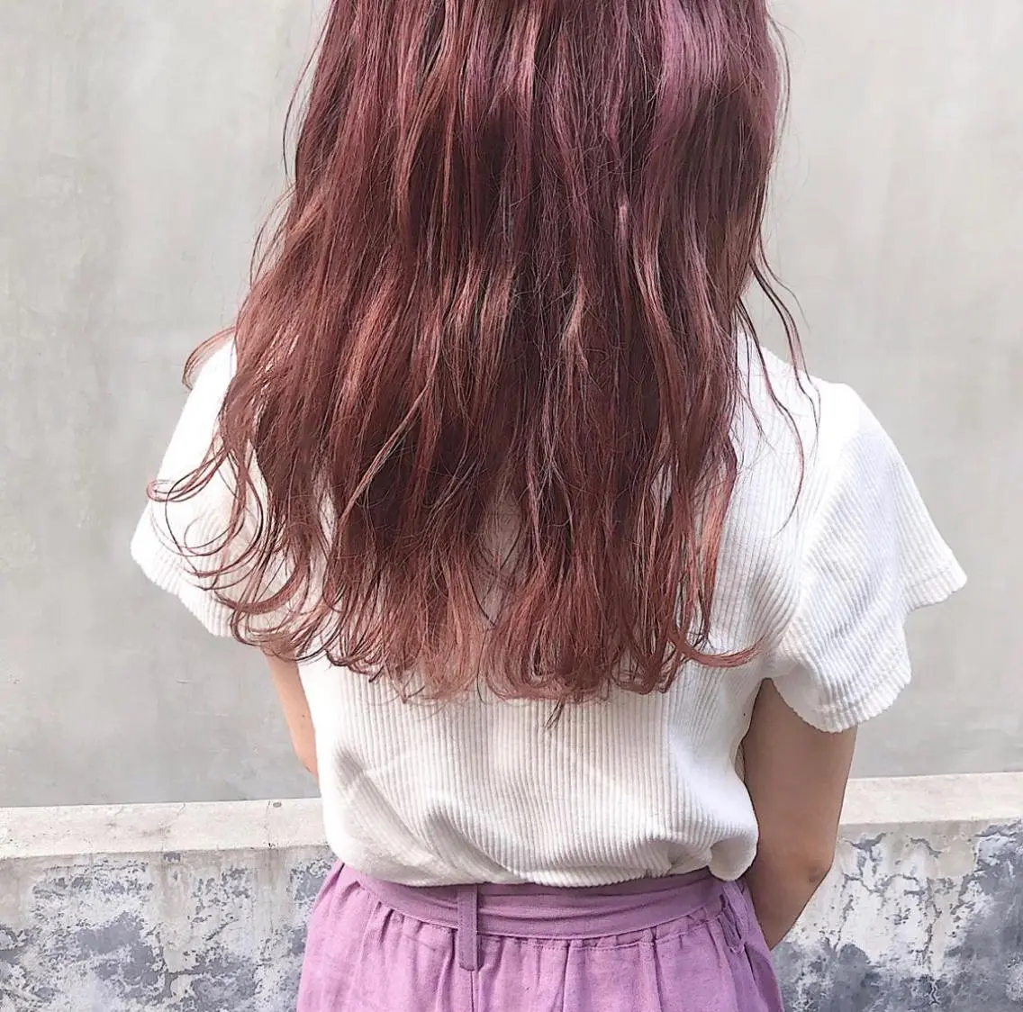 ロング カラー パーマ ヘアアレンジ メンズ キッズ ネイル マツエク・マツパ メンズブリーチ ベージュカラー ブリーチ ピンクカラー ピンクベージュ インナーカラー/ KANAのヘアスタイル