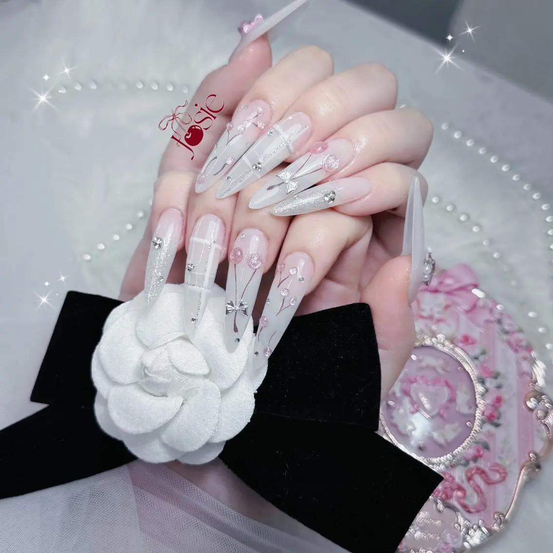 ネイル フレンチネイル ガーリー ガラスフレンチ 氷ネイル・うるうるネイル キラキラネイル ハンドネイル JOSIE nail studioのネイルデザイン