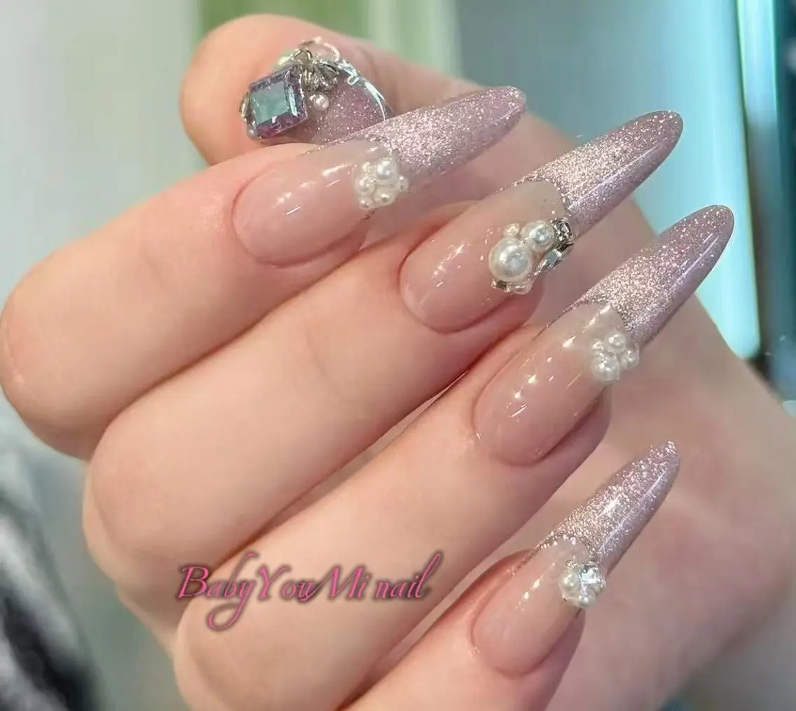 ネイル オーロラネイル フラワーネイル フットネイル フレンチネイル ジェルネイル ハンドネイル BabyYouMi nailのネイルデザイン