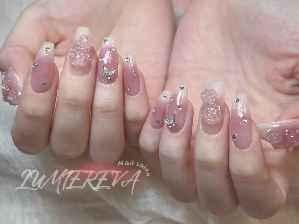 ネイル フラワーネイル フレンチネイル キラキラネイル 韓国ネイル マグネットネイル ハンドネイル Lumiereva nail salonのネイルデザイン