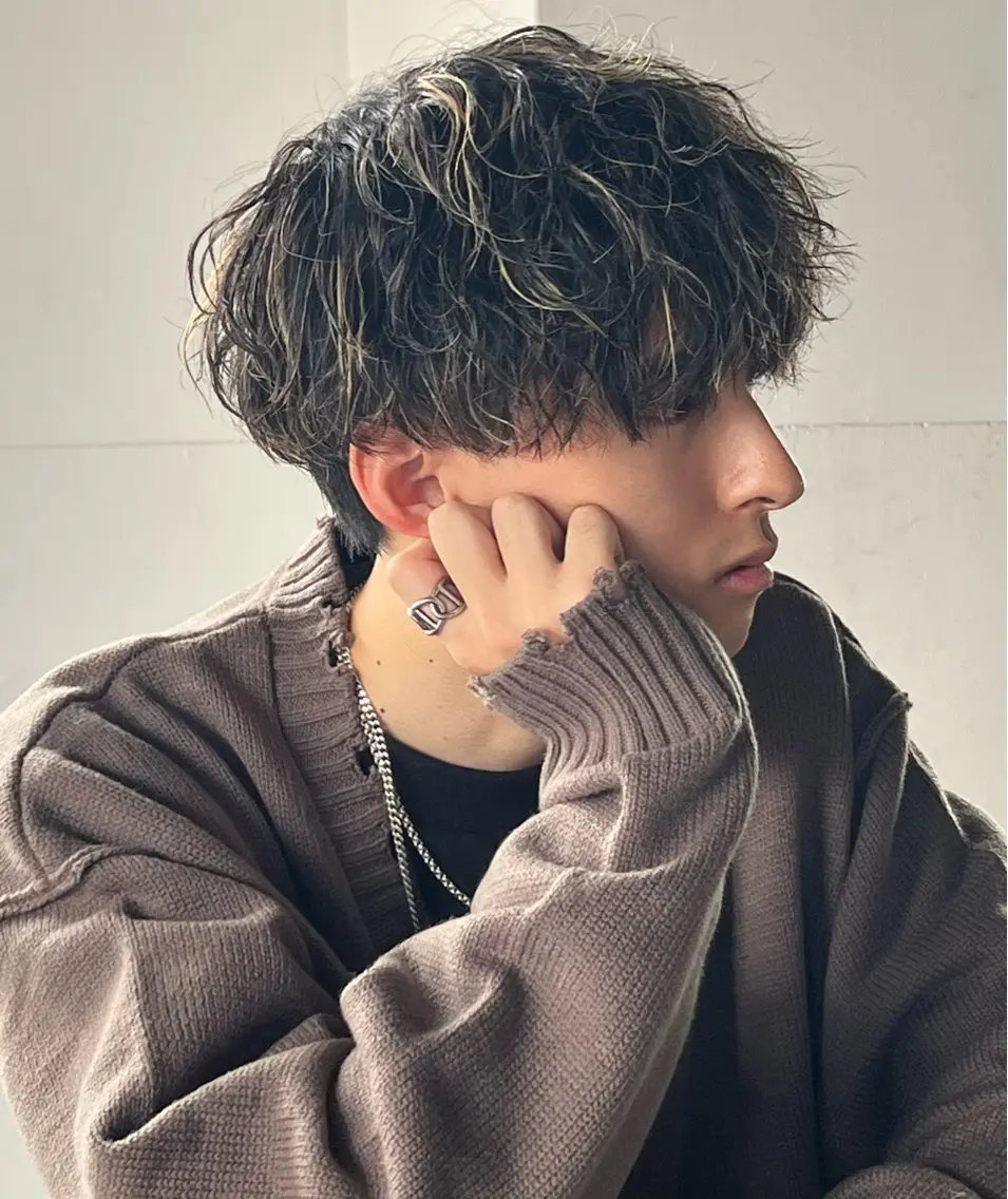 ショート カラー ハイライトカラー ハイライト カット ヘアカラー パーマ スパイキーショート パーマ　具志堅　太志のヘアスタイル