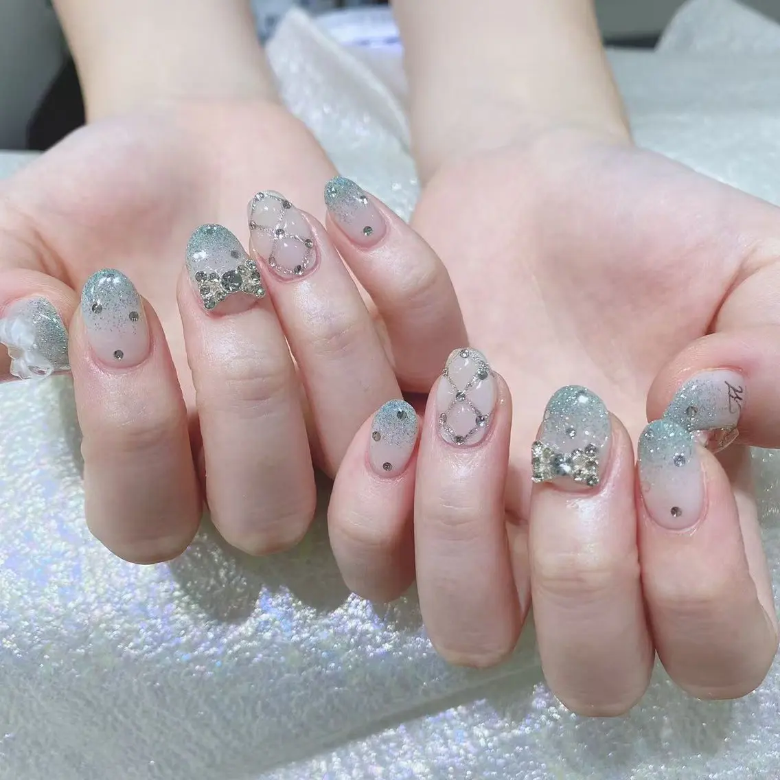 ネイル ハンドネイル Queens ひなのネイルデザイン