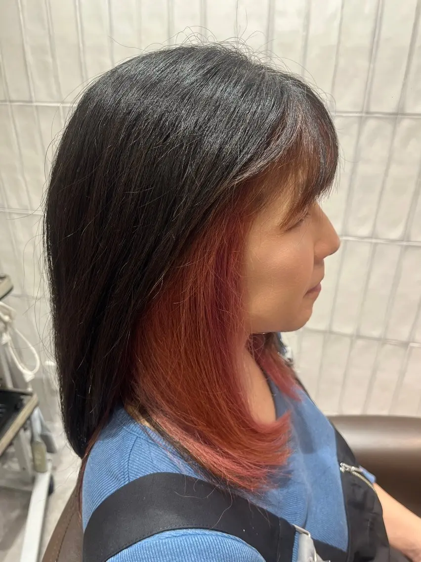 セミロング カラー インナーカラー 望月 琉那のヘアスタイル