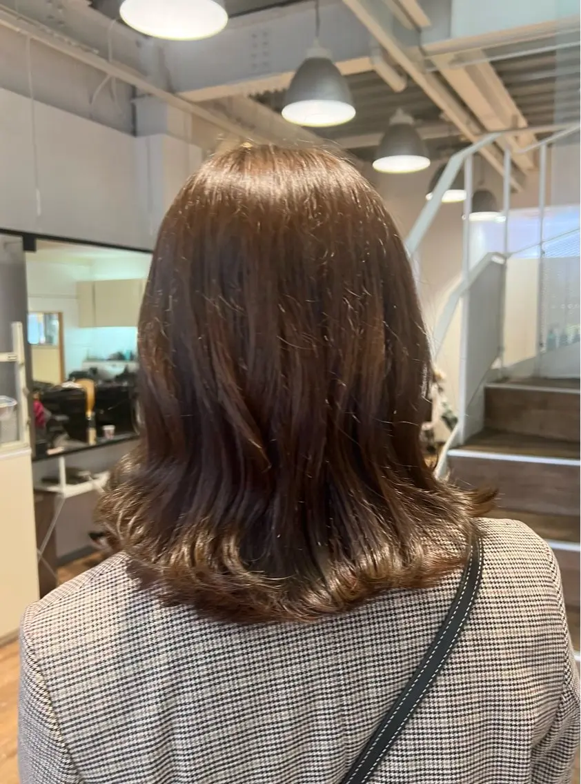 ミディアム カラー ベージュカラー 透明感カラー オリーブベージュ カット ヘアカラー 石野 友唯のヘアスタイル