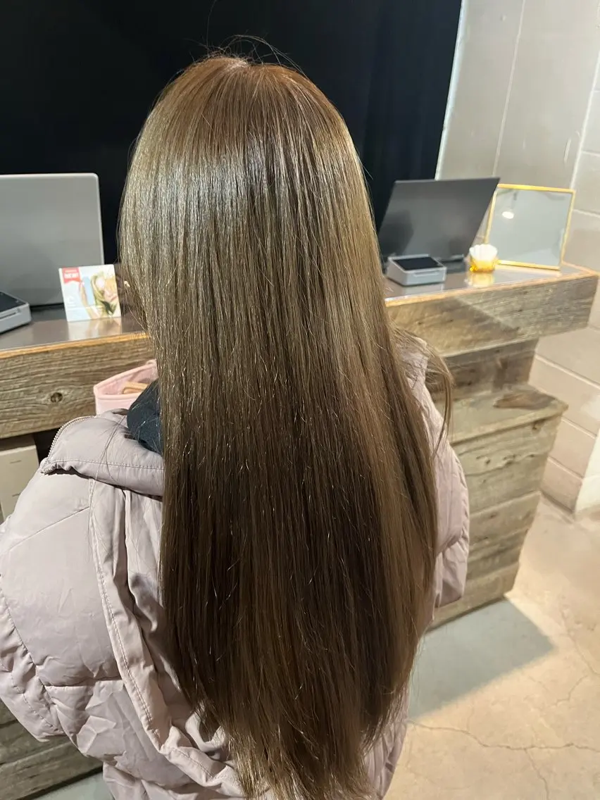 ロング カラー ヘアカラー 透明感カラー / 縮毛矯正🫧首藤大翔のヘアスタイル