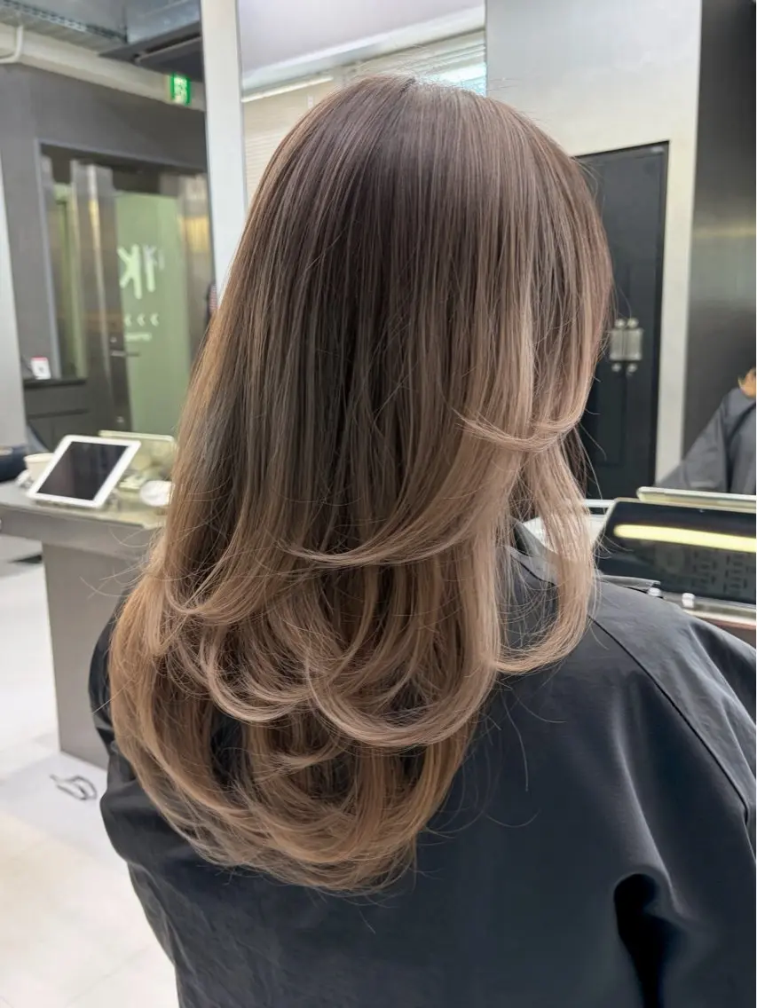 ロング カット ヘアカラー トリートメント 🫧バレイヤージュ/ ハイライト/ミズキのヘアスタイル