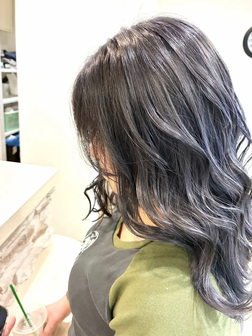 セミロング アッシュ アッシュグレー ヘアカラー T つぐみのヘアスタイル