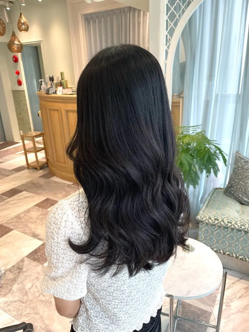 ミディアム カラー ベージュカラー 黒髪 ブリーチ ブルーカラー ブルーブラック カット ヘアカラー トリートメント 木屋元一/透明感 /前髪/レイヤーのヘアスタイル