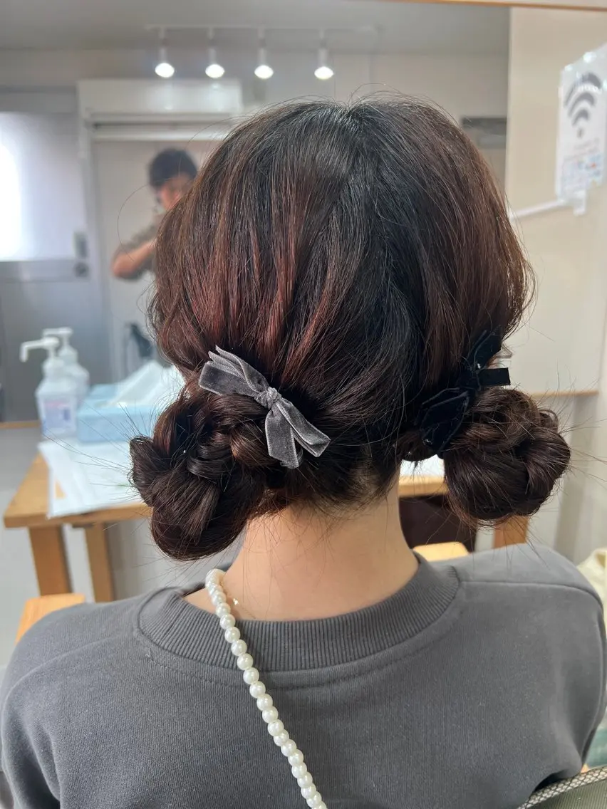 セミロング ヘアアレンジ お団子ヘア 山室 敬義のヘアスタイル