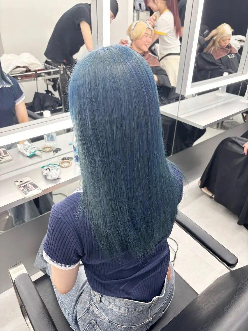 ロング カラー ブルーカラー ヘアカラー TACE AYANOのヘアスタイル