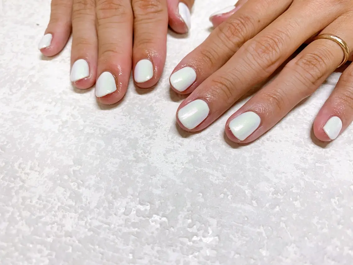 ネイル オーロラネイル フラワーネイル フットネイル フレンチネイル ジェルネイル mogunail &blowのネイルデザイン