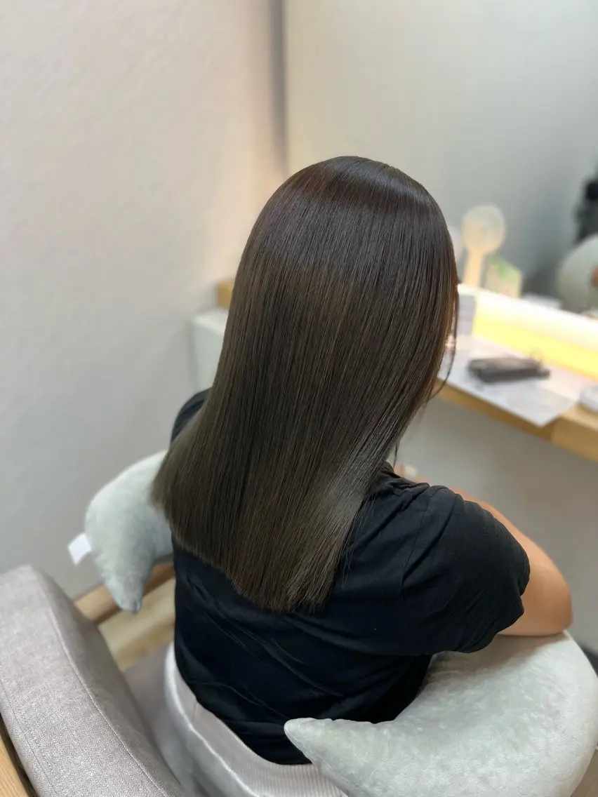 セミロング カラー グレージュ ECLART 横浜 井口聖也のヘアスタイル