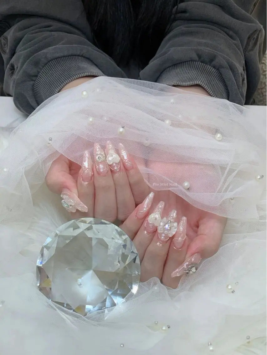 ネイル ハンドネイル HANA 長さだしのネイルデザイン
