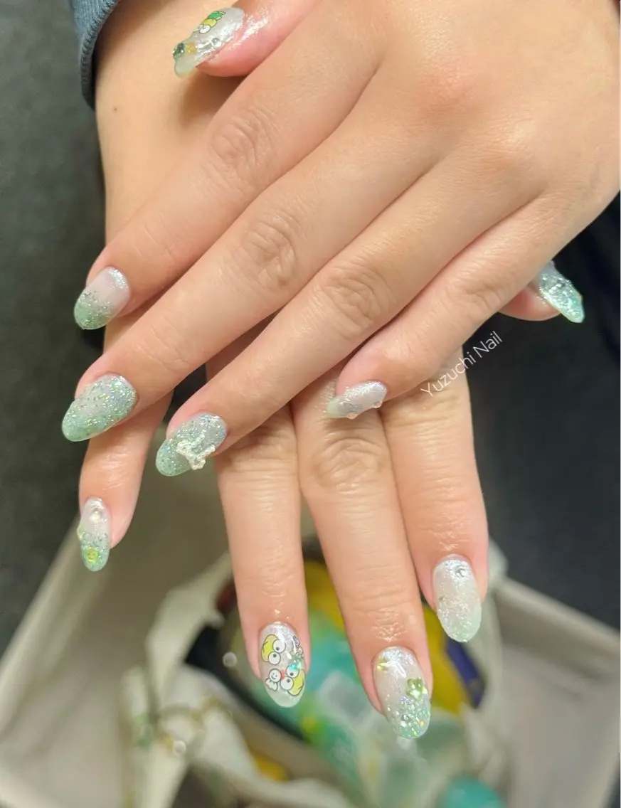 ネイル チークネイル ドット キラキラネイル 韓国ネイル レース ハンドネイル ハンドケア Yuzuchi Nailのネイルデザイン
