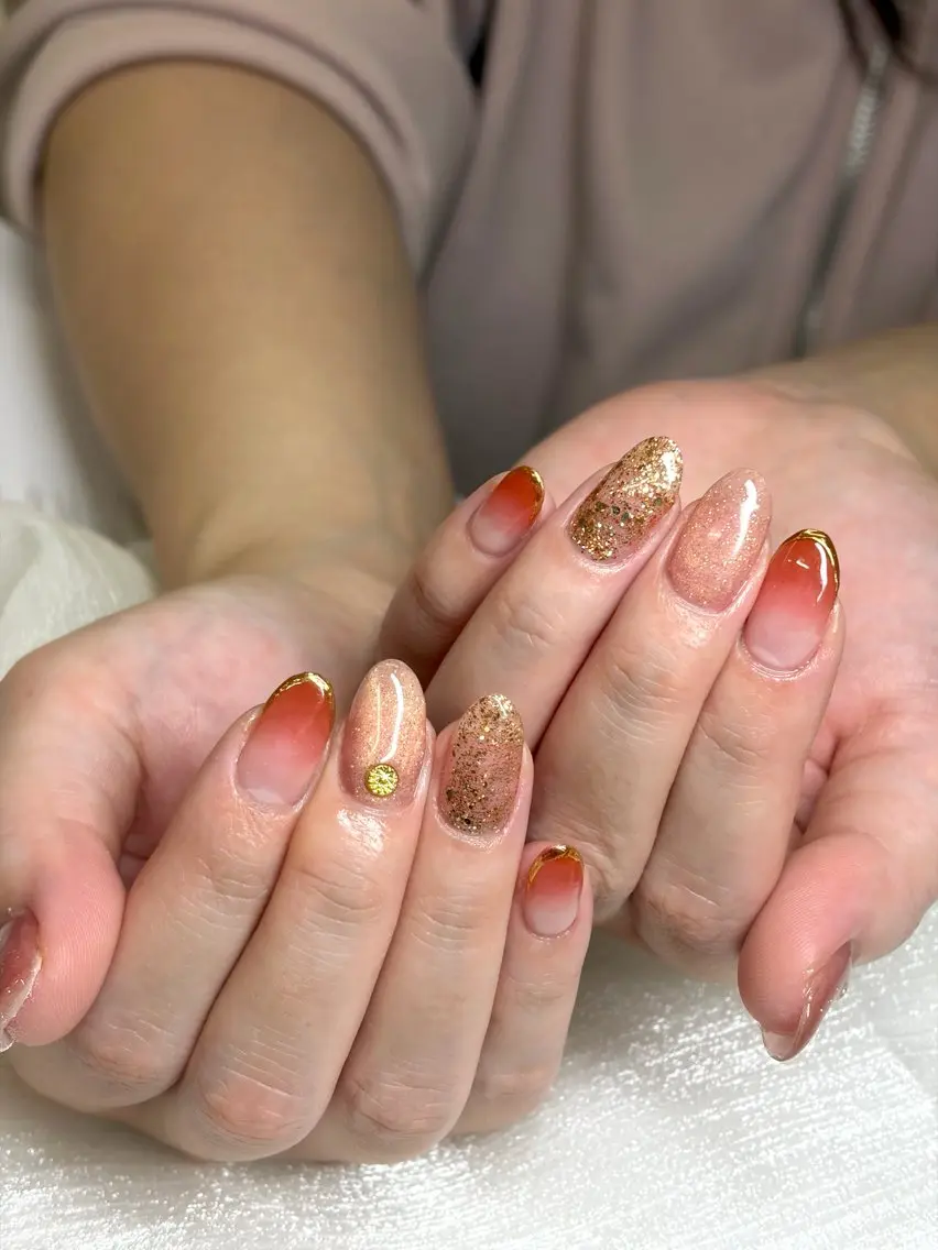 ネイル ゴールド ミラーネイル ハンドネイル AOI💅🏾 LUCAS 千葉のネイルデザイン